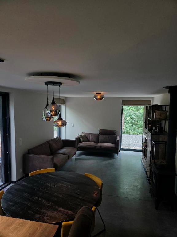 Woonkamer van Whispering Pines
